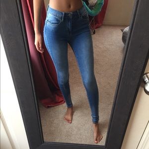 High Wasted Jeans